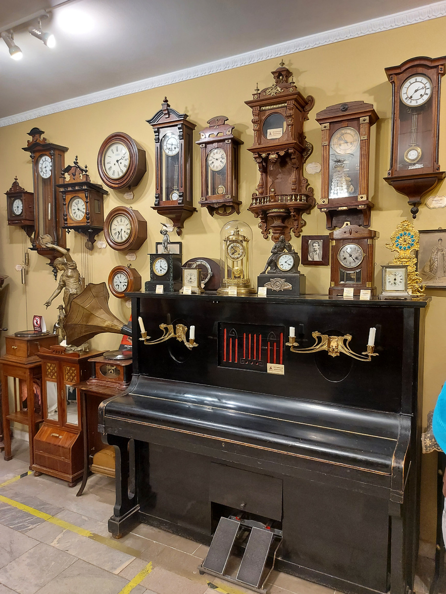 Стена времени