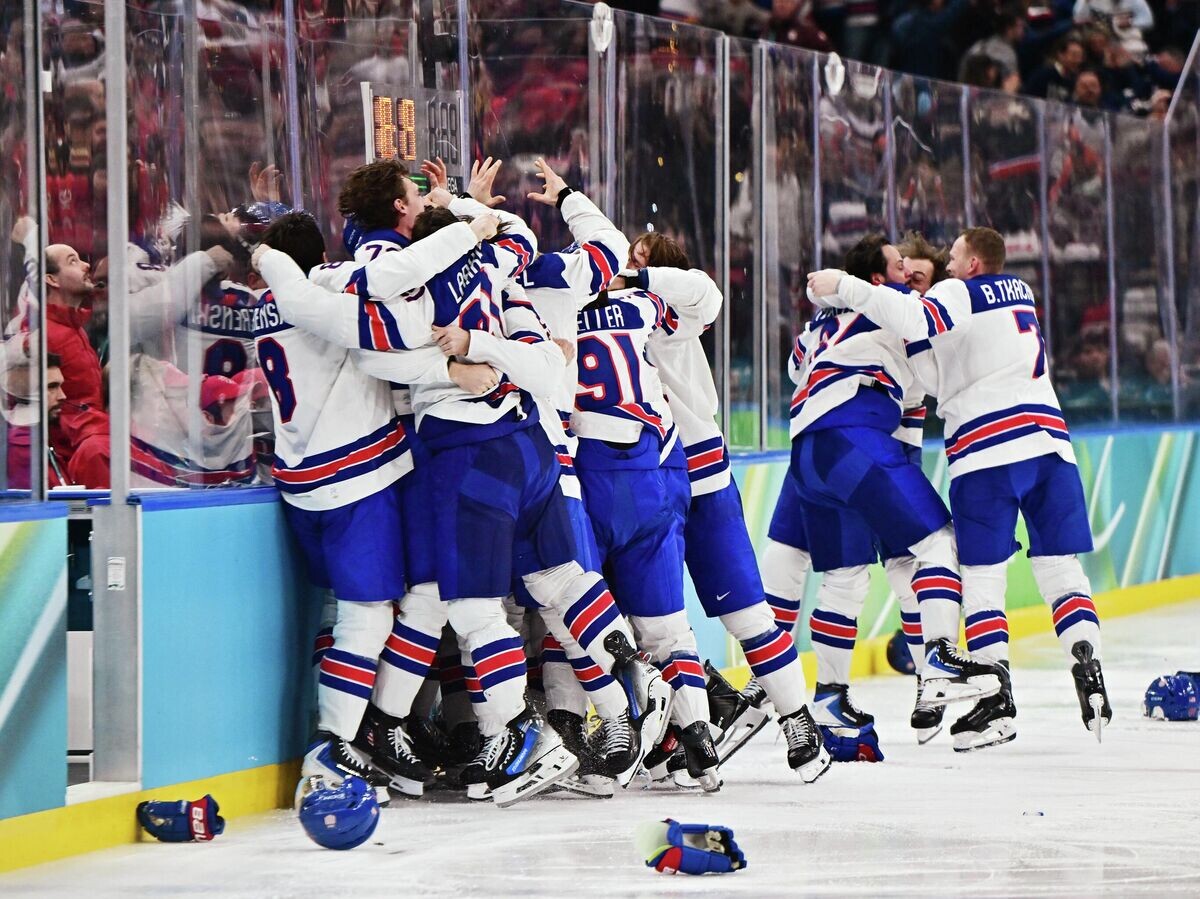    Хоккеисты сборной США | © REUTERS / Marton Monus