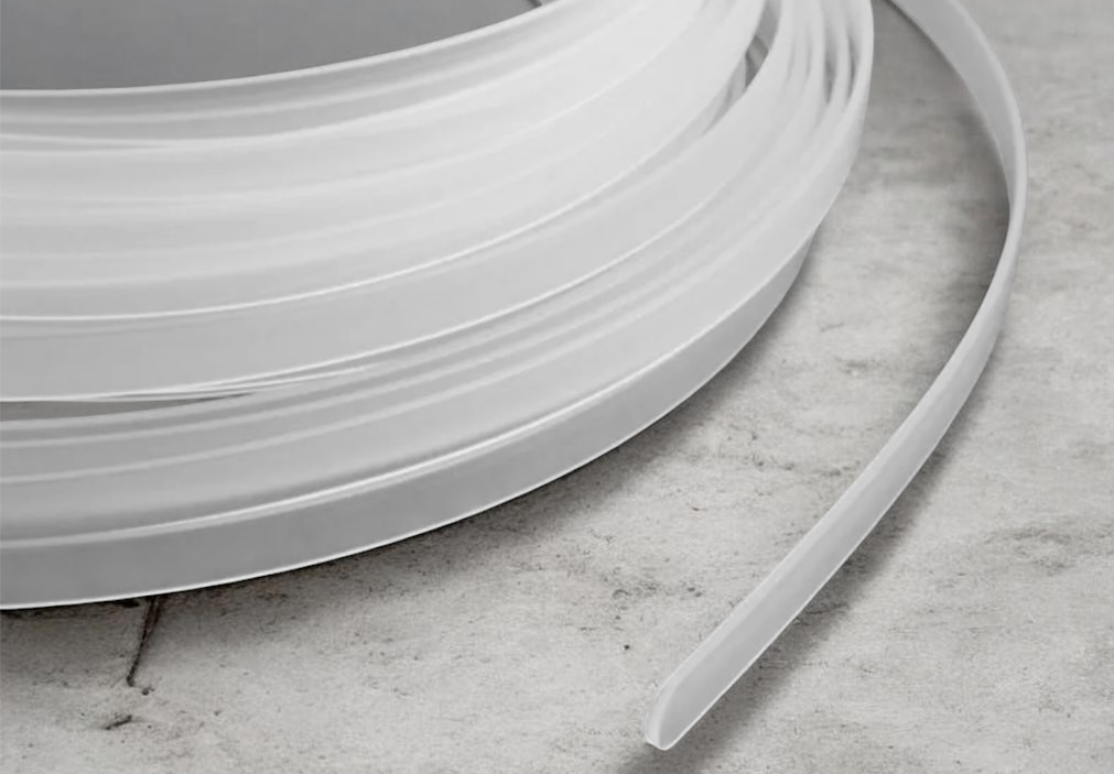 Регилин "китовый ус". Идеально подходит для укрепления сумок и шляп. Отлично подходит для вязаных изделий.