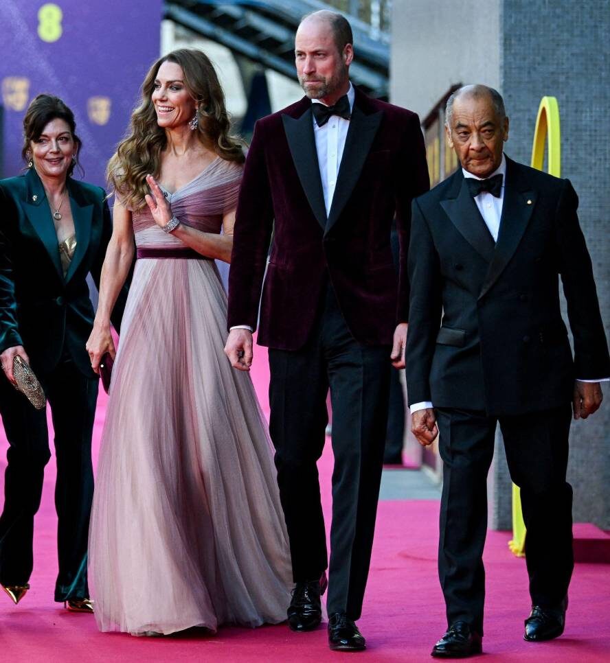    Кейт Миддлтон и принц Уильям оказались в центре всеобщего внимания на премии BAFTALegion-Media