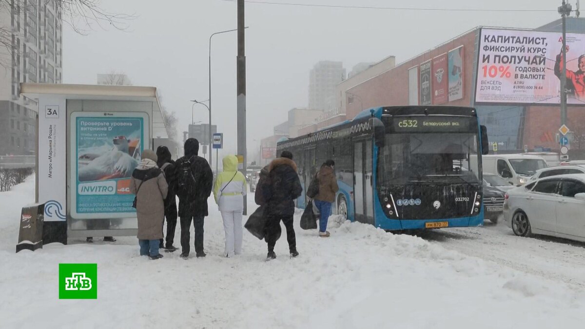    Ситуация крайне сложная: как Москва переживает рекордный снегопад
