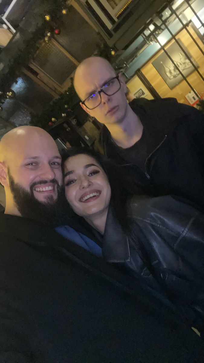 Я, жена и брат