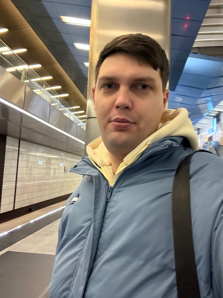 Блогер Егор Бабич в московском метро