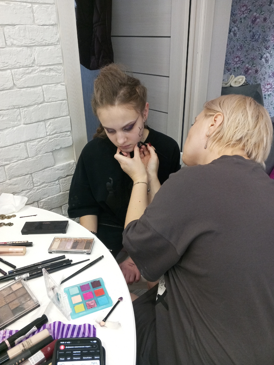 На щеке будет серотонин, если это кому-то о чем-то говорит 😄