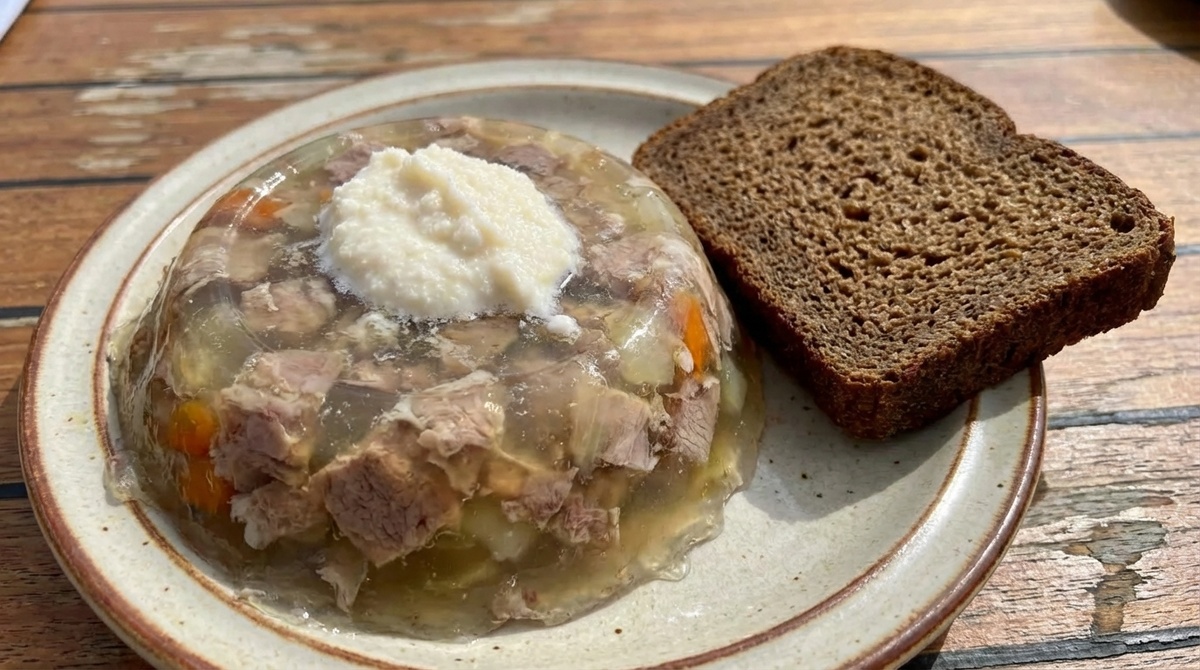 Тот самый момент истины, когда Марк понял, что французская высокая кухня бессильна против нашего студня