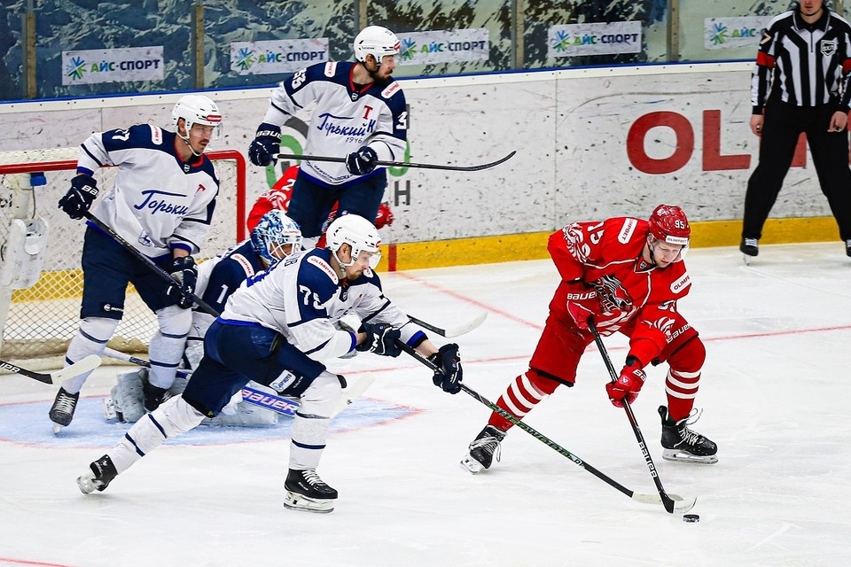    Забитых шайб во встрече было много. Фото: ХК «Ростов».