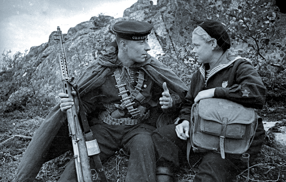 Легендарный санинструктор Нина Буракова. Северный флот. 1942 г.