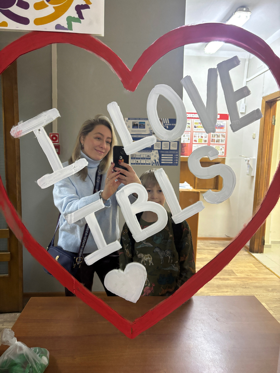 Фото автора. В пятницу в школе был небольшой праздник по случаю окончания учебного триместра 