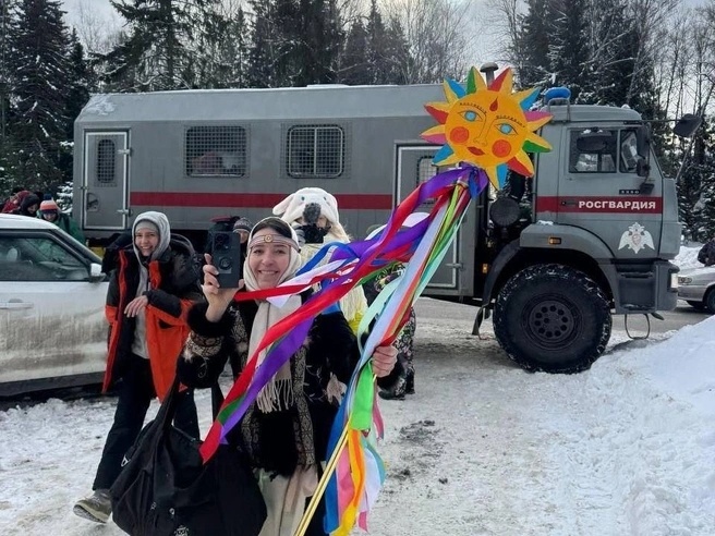 Русская масленица ныне с автозаками