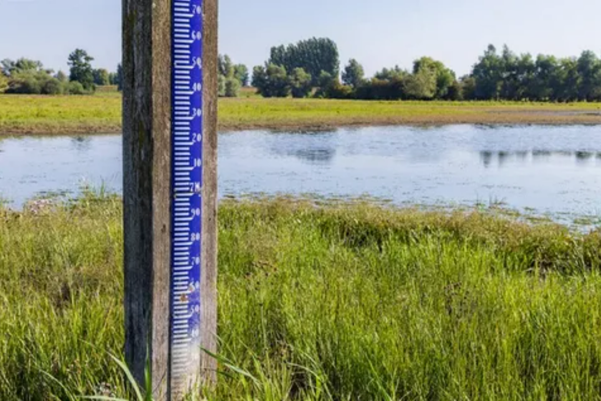 Измеритель уровня воды