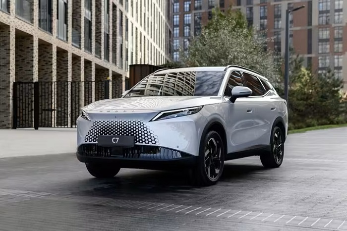 Полноприводный Omoda C7 стоит в России около 3,7 млн рублей. Фото: omoda.ru