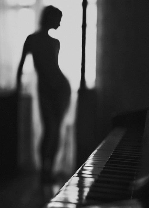 Cause I wanna touch you baby🎼 And I wanna feel you too🎼 I wanna see the sunrise🎼 On your sins just me and you...