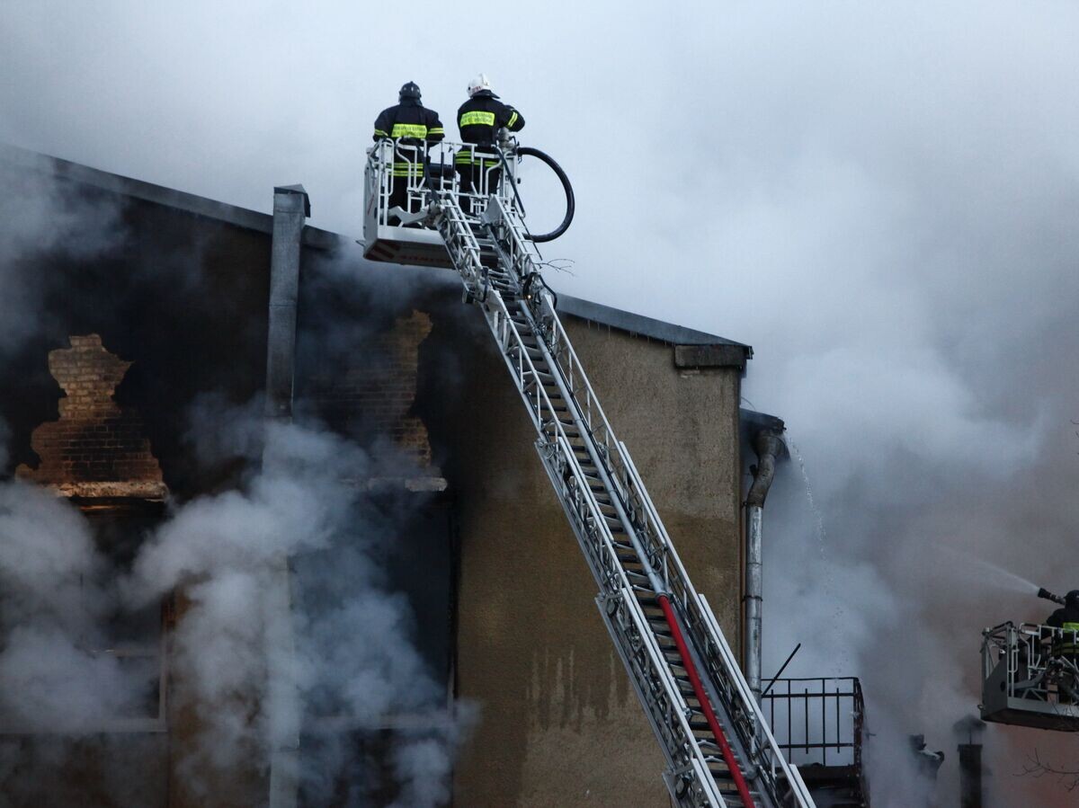    Работа пожарных на месте возгорания | © РИА Новости / Андрей Стенин