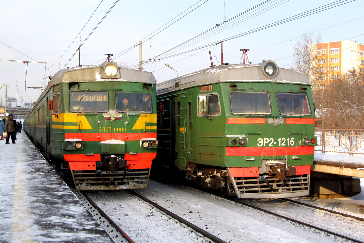 ЭД2Т-0006 и ЭР2-1216 в Калитниках, 17.01.2012