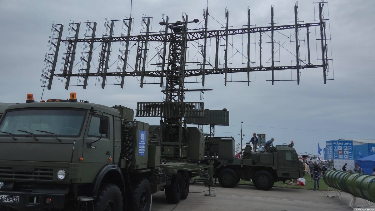     Мобильная РЛС воздушных целей средних и больших высот метрового диапазона 1Л125Е   
Ляшко Юрий © ИА Красная Весна