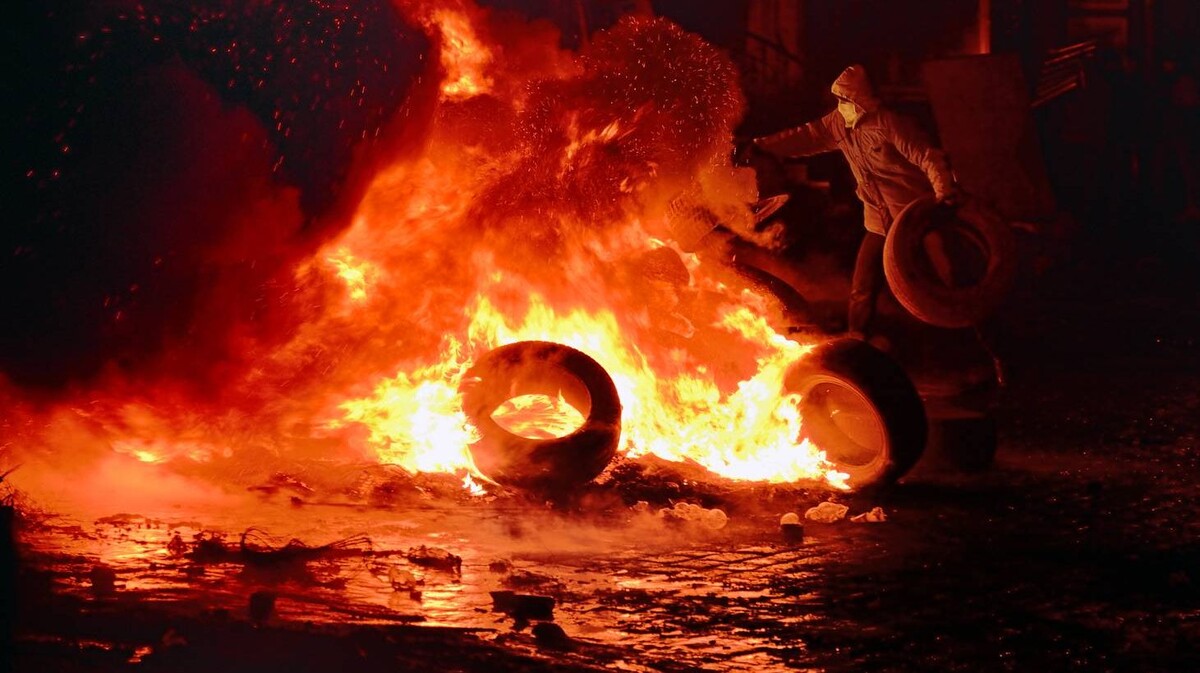     Евромайдан   
(сс) Власенко