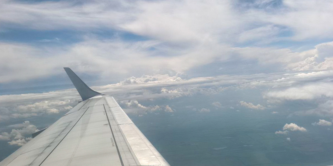 Три самолета не смогли сесть в Хабаровске из-за снегопада