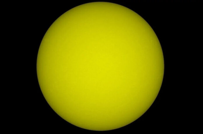    Солнце, лишенное пятен и вспышек, напоминает идеальный бильярдный шар. Это явление, известное как «Великое молчание», может иметь серьезные последствия для экономики Земли в 2030-х годах. novostix