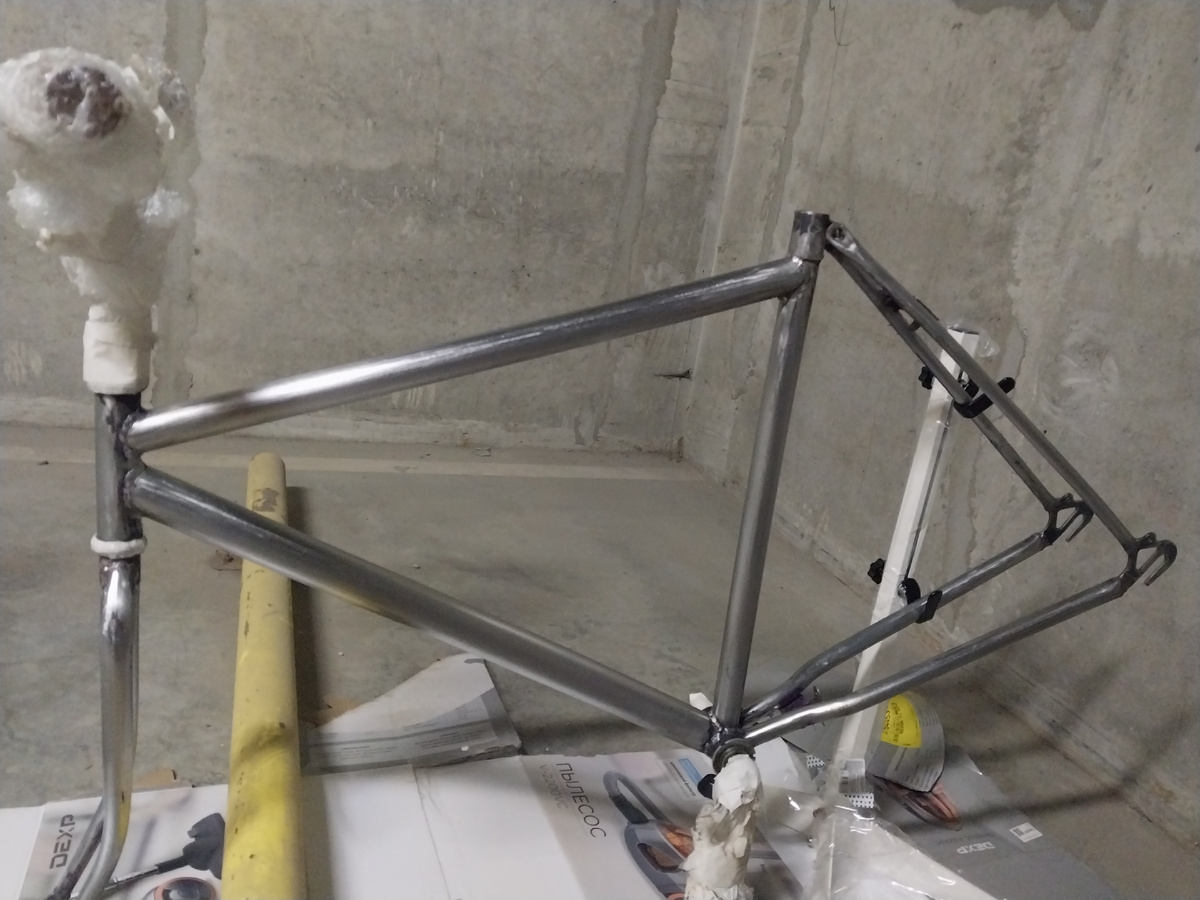 Зачищено и лишнее защищено от покраски.