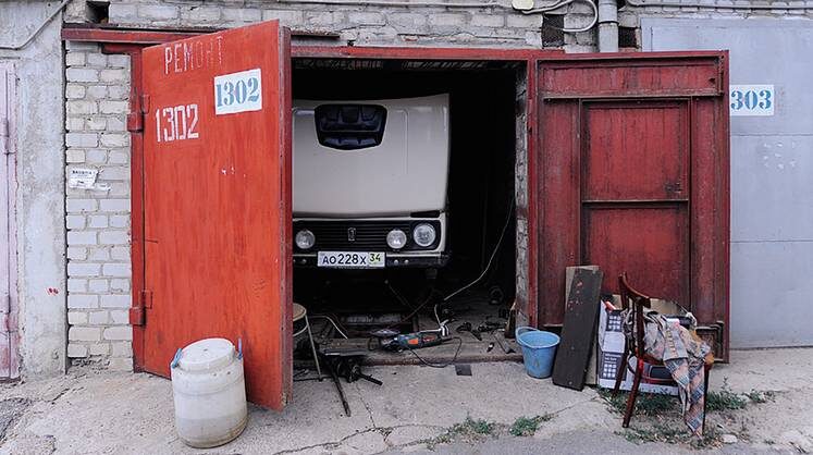    ИТАР-ТАСС/ДМИТРИЙ РОГУЛИН Более половины рынка сервисных услуг для легковых машин занимают частные механики и незарегистрированные станции