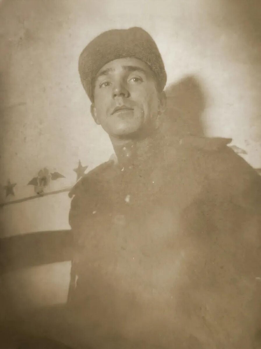Мой дедушка Георгий во время службы в армии.