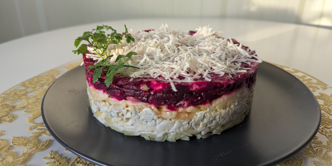 Салат со свёклой: бюджетно и красиво