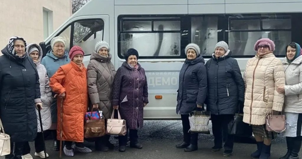 Мобильная группа ЦСО Семикаракорского района осуществила транспортировку пожилых граждан в больницу