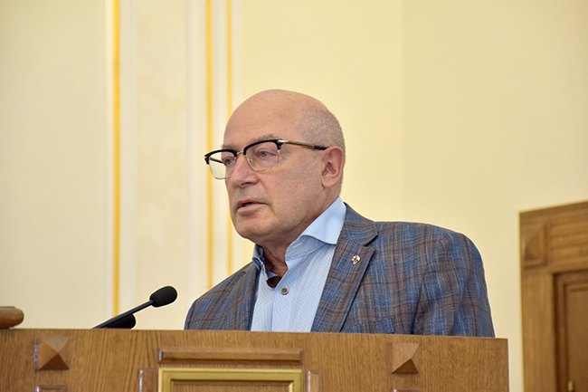 Профессор Игорь Владимирович Нарский