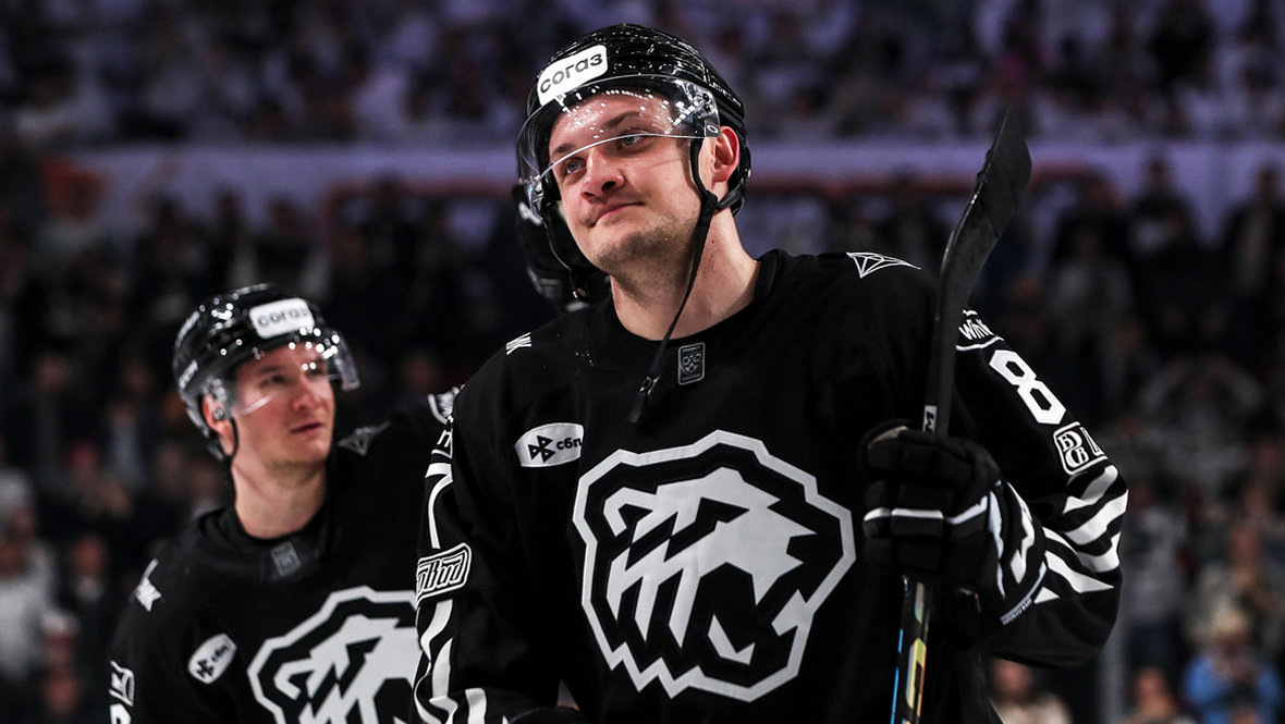    Андрей Светлаков.ХК «Трактор»