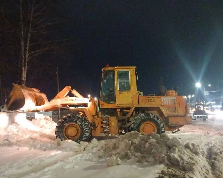     В Курске на улице 50 лет Октября убрали большегрузы и расширили дорогу