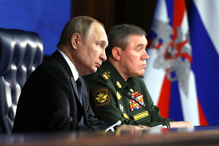    Если Россия пойдет на американские условия, то она фактически — хотя и не полностью, но частично — утрачивает свой суверенитет.   
Фото: www.kremlin.ru