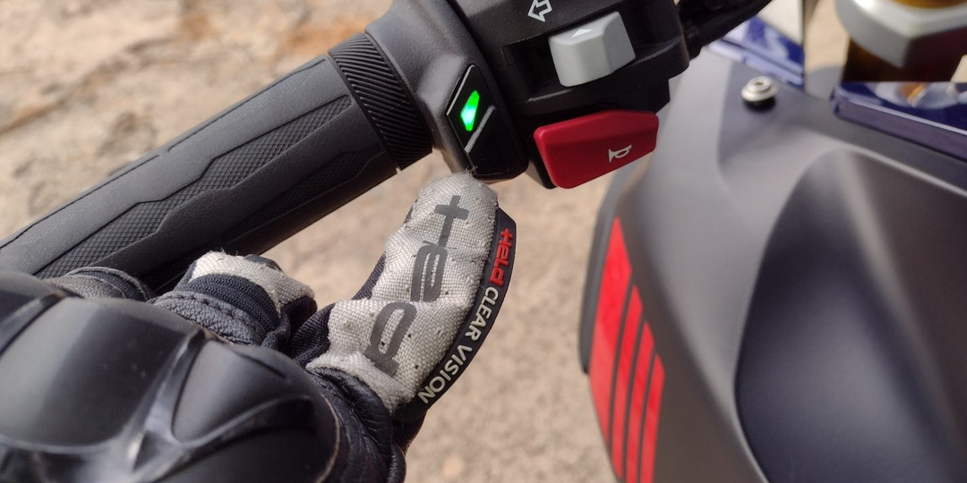 Подогрев на BMW G310 GS: установка Koso Apollo