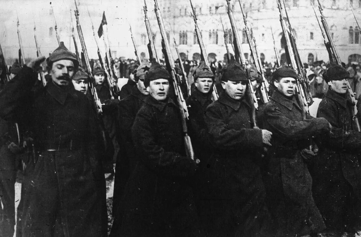 Фото: Парад Красной Армии. Москва. 1922 год / Agence de presse Meurisse, Bibliothèque nationale de France