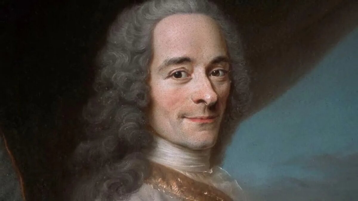 Вольтер, улыбчивый такой...