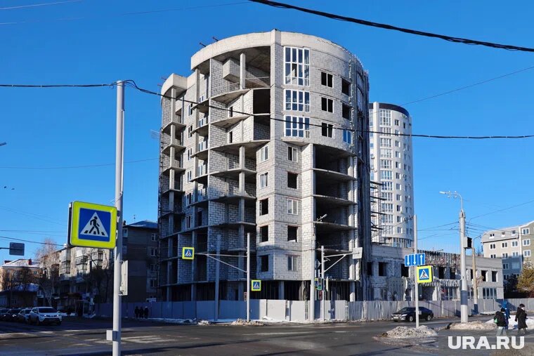 ЖК-долгострой на пересечении улиц Куйбышева — Красина
Фото: Екатерина Сычкова © URA.RU