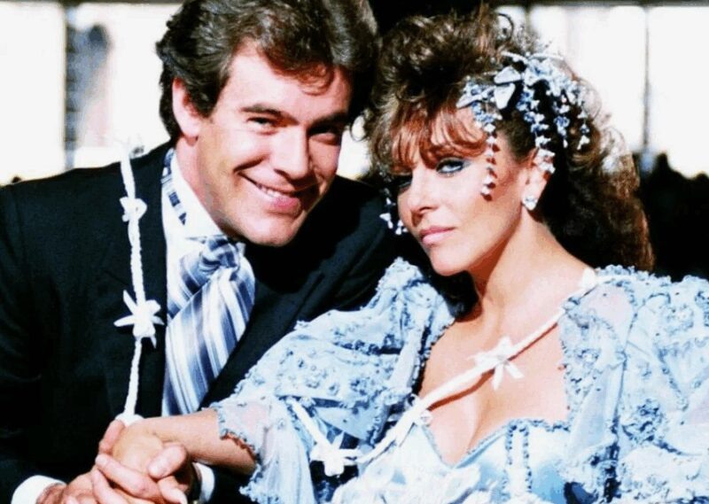    Вероника Кастро и Гильермо Капетильо снова вместе на экране в сериале «Дикая Роза».