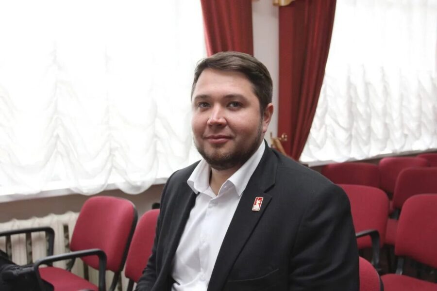    Александр Алексеев.