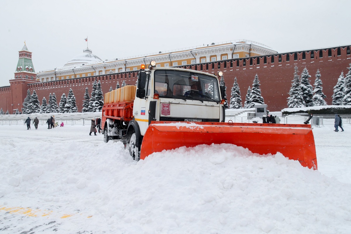    Москва зима снег снегопад уборка ЖКХ Кремль АГН