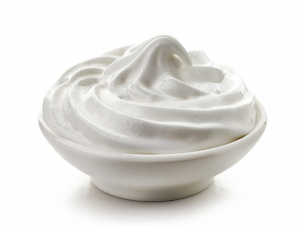 Правильная белковая пена — плотная и держится на венчике.