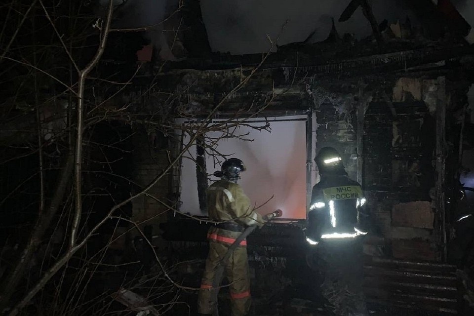    Огонь полностью уничтожил садовый дом. Фото: МЧС Новосибирской области