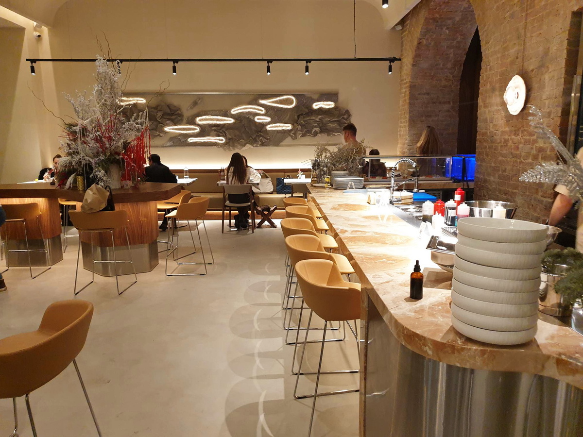 Общий вид Главного зала ресторана Atlantica Bistro