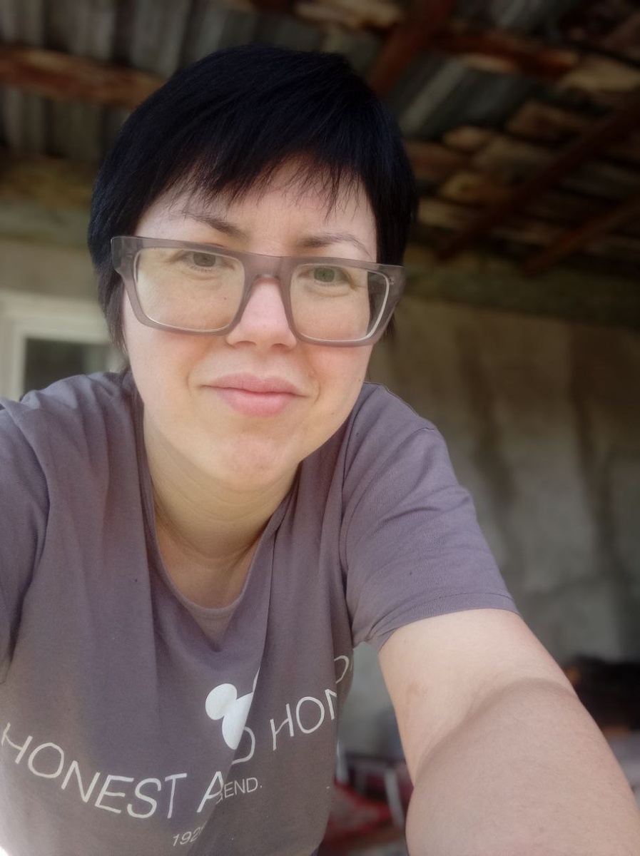 Честно говоря, я не хочу даже мыться, потому что это требует каких-то ресурсов, а по вечерам в моем организме ресурсов нет. Они остаются на работе.