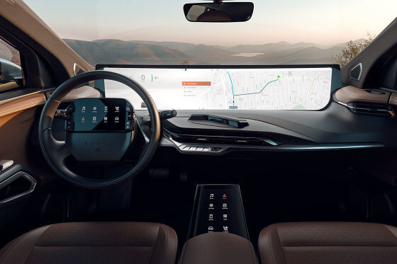 Изображение взято с сайта: www.autobild.de Описание: метровый экран в салоне машины