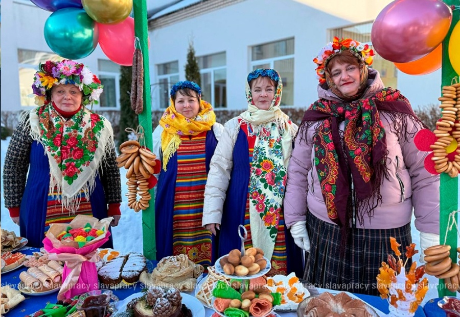     Конкурсы, танцы и ароматы весны: как в Копыльском районе отметили проводы зимы