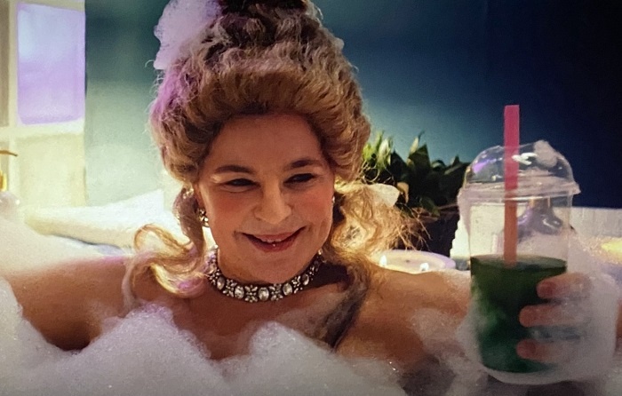 Кадр из фильма «Шальная императрица» (2025). Кинопоиск.ру.