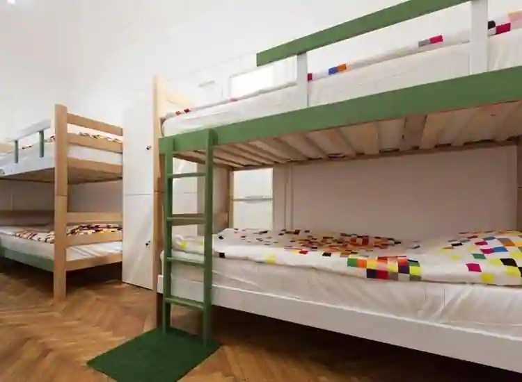 Необходимо удостовериться, чтобы хостел предоставлял услуг раздельного проживания для мужчин и женщин / Источник: justdial.com