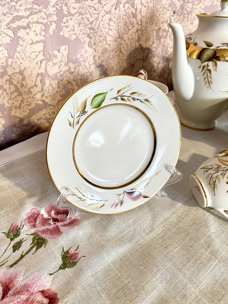 Пирожковая тарелка из сервиза.