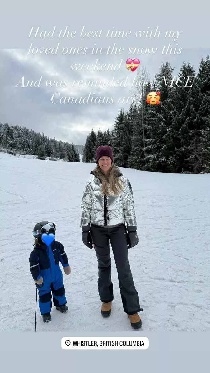 Хилари с сыном📷
