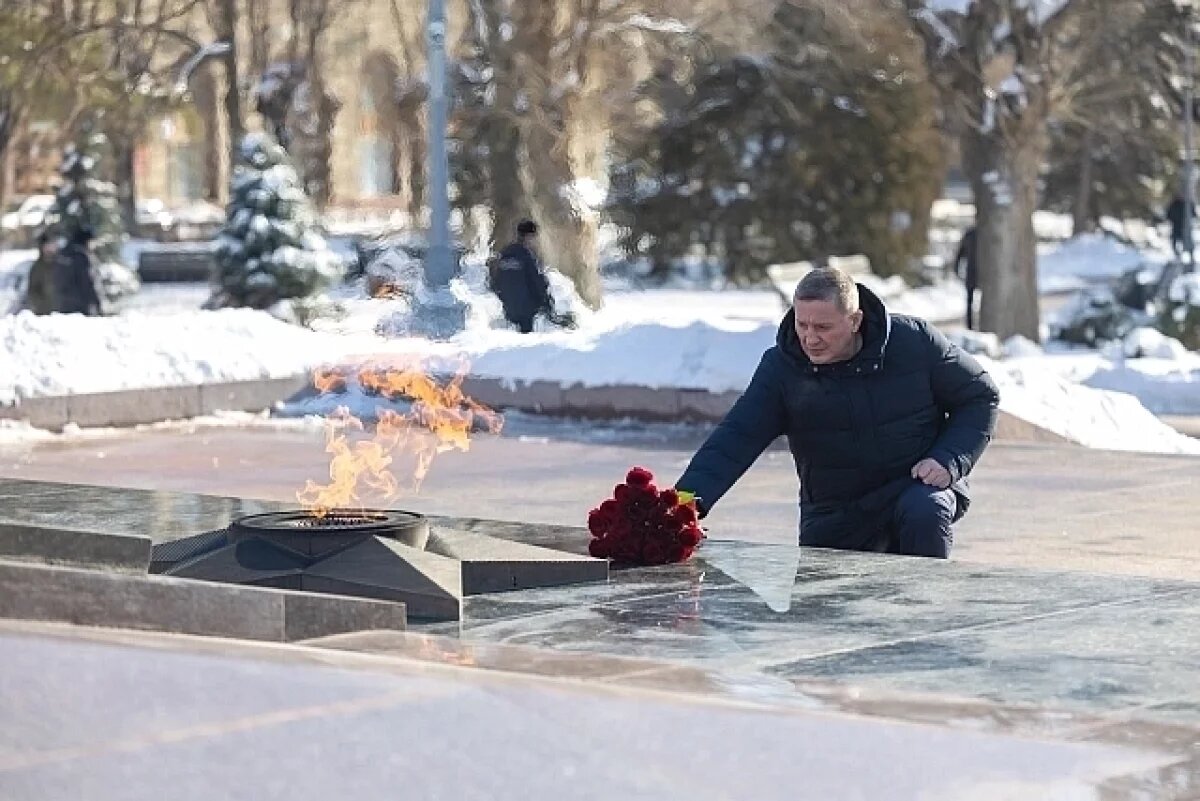    Губернатор Андрей Бочаров почтил память воинов всех поколений