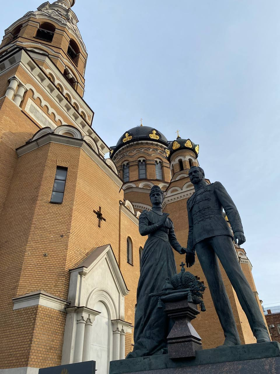 Николай II и Александра Фёдоровна на набережной Обводного канала